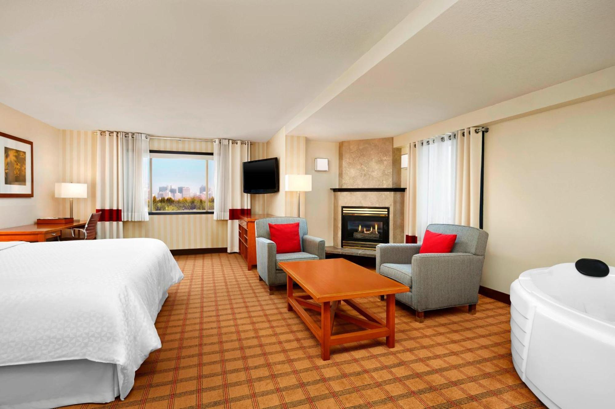 โฟร์ พอยต์ส บาย เชอราตัน เอ็ดมอนตัน เซาธ์ Hotel เอดมันตัน ภายนอก รูปภาพ